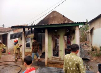 KABAR DUKA DARI PULOGADUNG KM 9! Rumah Jurnalis Perempuan Radarri.com Dilalap Api, Kini Menanti Uluran Tangan dan Kepedulian Sesama